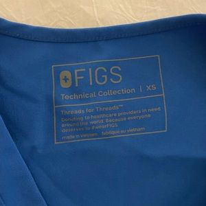 Figs royal blue top xs